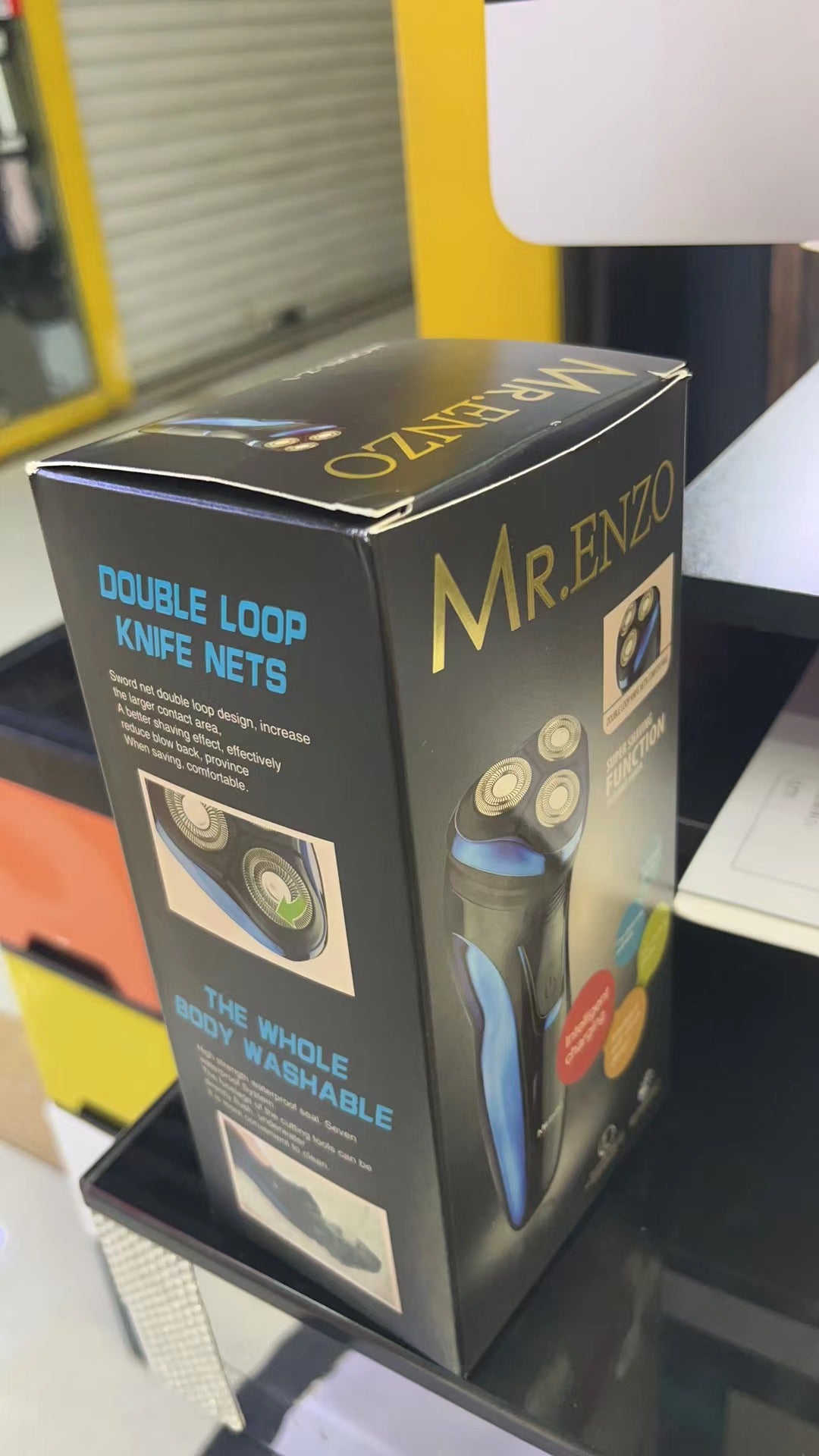 MR.ENZO Usb Rechargeable Shaver Black/Blue – TORNADO KERATINER MR.ENZO Usb Rechargeable Shaver Black/Blue – TORNADO KERATINER